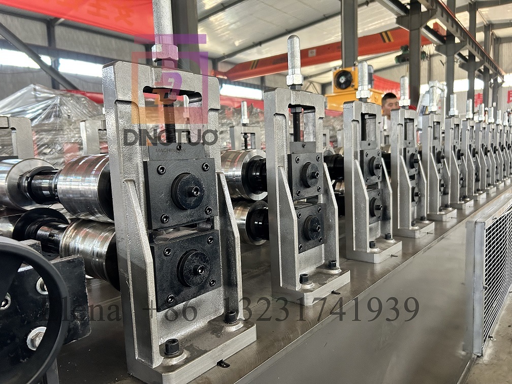 2 in 1 double line metal fence panel making machine with flying cut 30m/min
