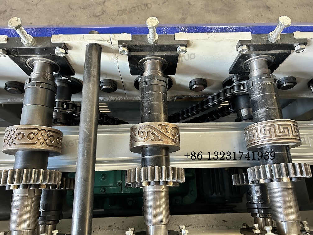 metal notched roller shutter machine roll up door roll forming machine with 3 kinds of different patterns