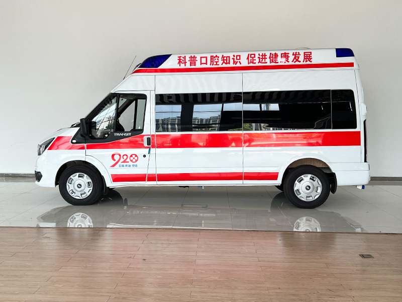 920口腔移动服务车（侧正面）