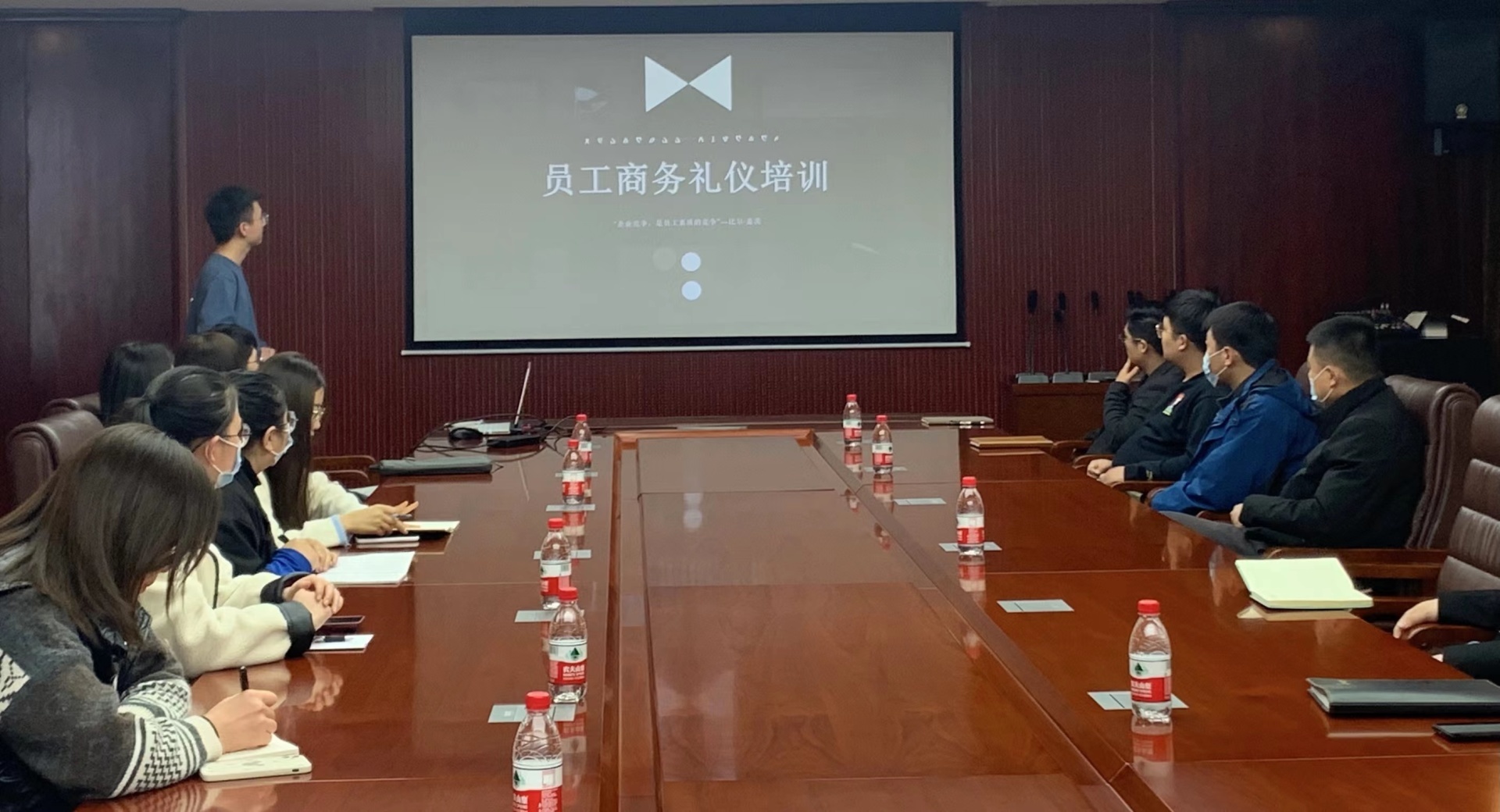 河北yabo全站(中国)股份有限公司 | 文明始于行  礼仪植于心