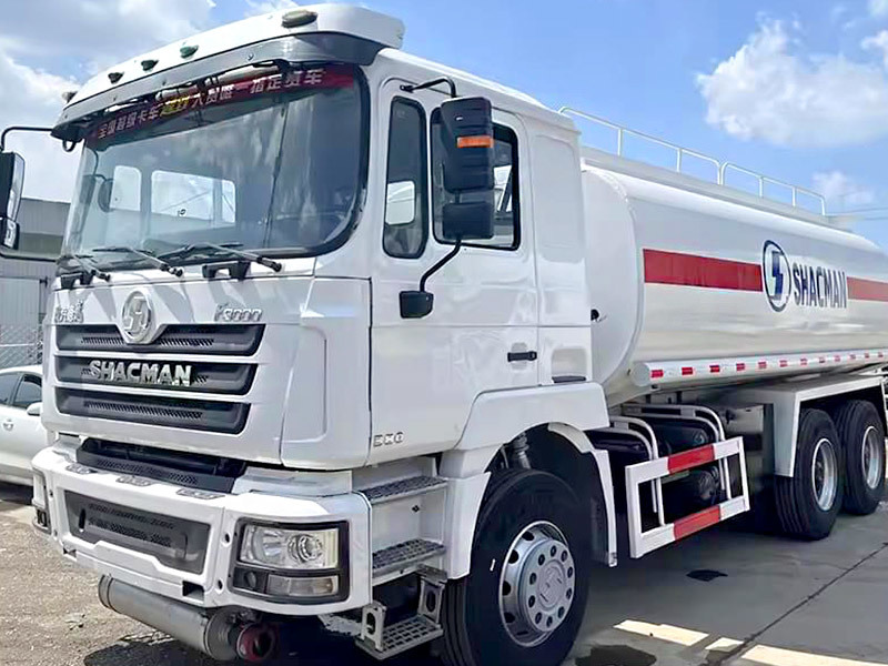 6x4 F3000 Fuel Oil Truck 18m³ 340Hp Euro Ⅲ White Shacman Oil Container Truck