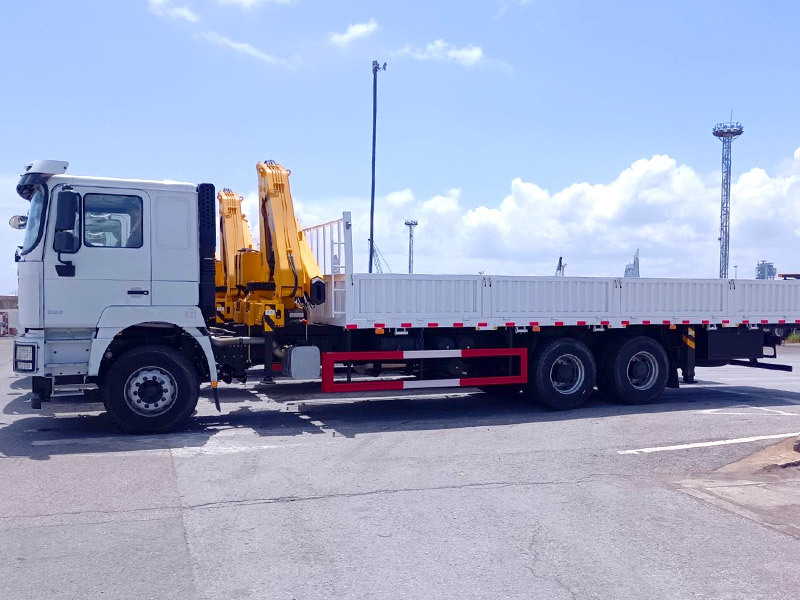 Shacman F3000 6X4  Cargo Truck with Crane 10 tons to 20 tons