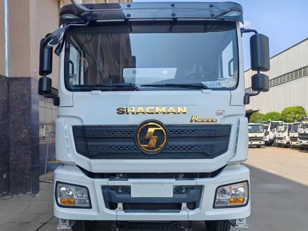 Shacman Oil Tank Trucks Shacman H3000 8X4 Fuel Transfer Truck EuroII