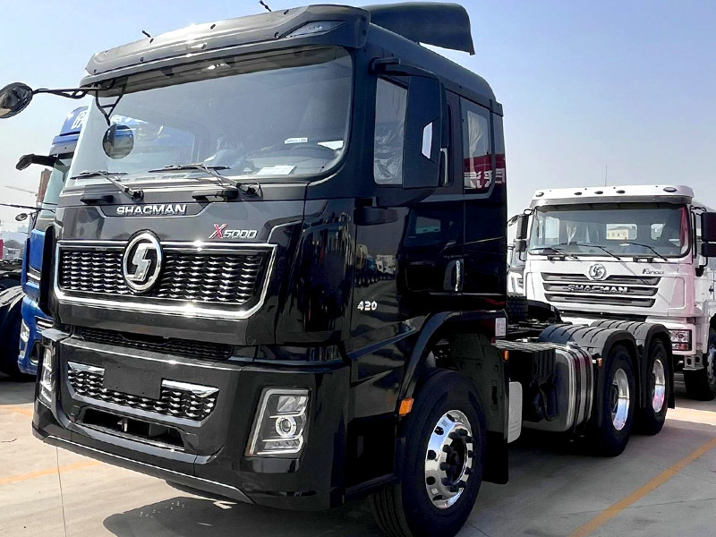 Prix noir du camion 6x4 Cummins 420HP de tracteur de Shacman X5000 bas à vendre