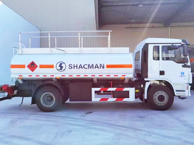 Shacman L3000 Oil Tank Truck 4x2 210hp Euro II Fuel Tank Truck