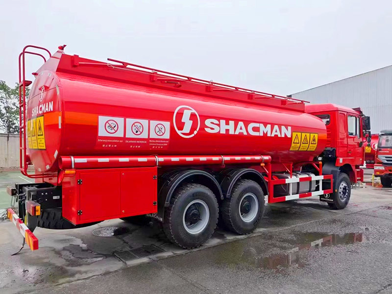 Red 340Hp Oil Tank Trucks Euro Ⅲ 15000L Shacman F3000 6x4 Crude Oil Tanker Truck