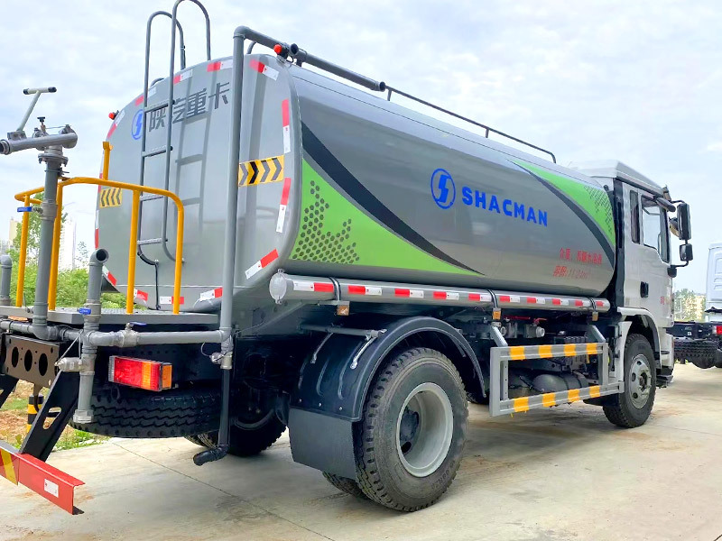 Shacman L3000 4X2 Sprinkler Truck Water Tank Truck on Sale