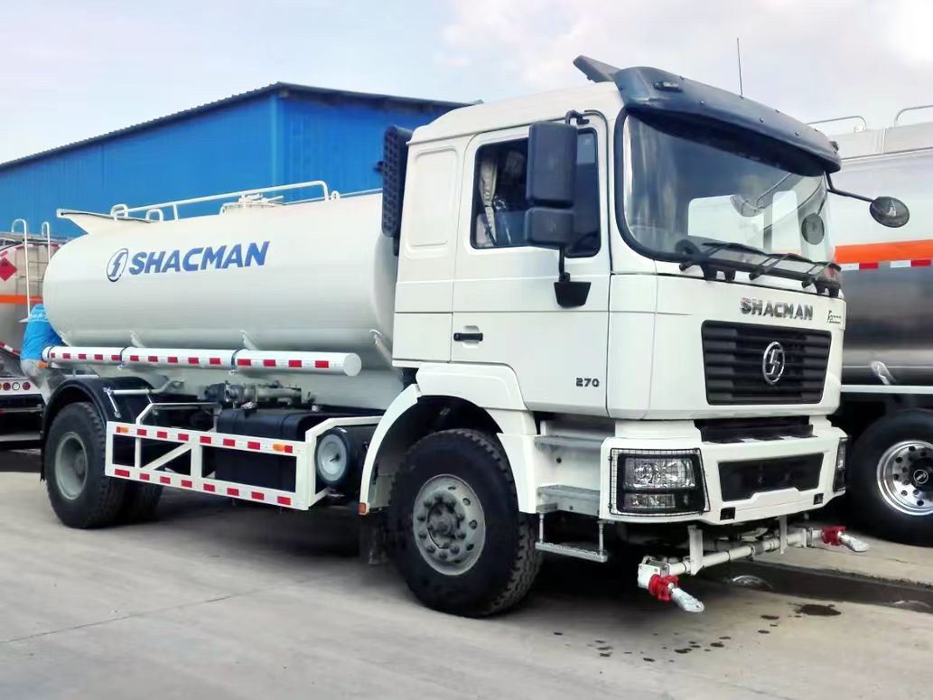 Shacman F2000 270HP 4X2 Sprinkler Truck Water Tank Truck on Sale