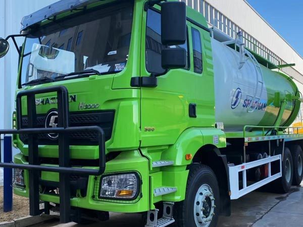 Shacman H3000 Euro II 6X4 Sewage Suction Truck