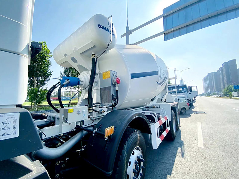 Factory Price 8*4 Shacman F3000 Concrete Mixer Truck with 14CBM Mixer Tanker Capacity for Sale