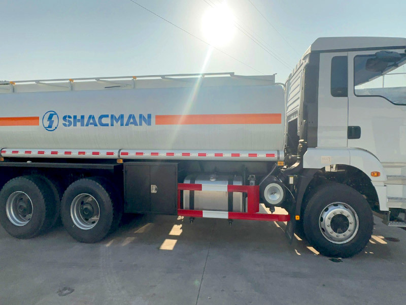 Best Selling Shacman H3000 6X4 Fuel Tank Truck Oil Transportation