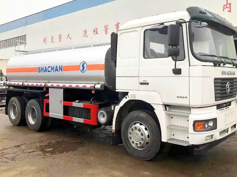 F2000 Oil Tank Trucks Shacman 6x4 18-20m³ Petrol Tanker Truck 290Hp Euro II White