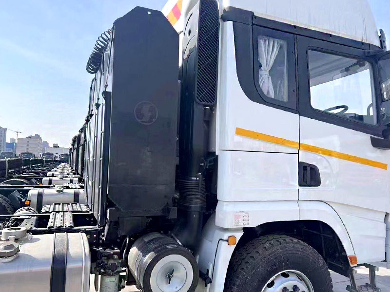Good Condition Shacman X3000 Tractor Truck 6x4 Trailer Head Shackman 430HP In Tanzania