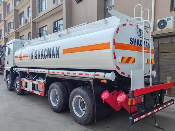 Shacman Oil Tank Trucks Shacman H3000 8X4 Fuel Transfer Truck EuroII
