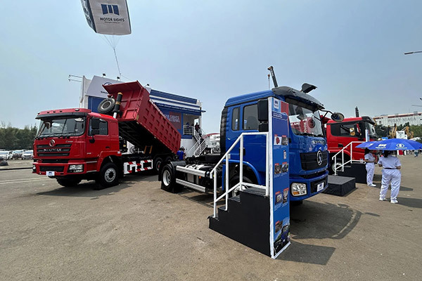SHACMAN Trucks Appears at Southeast Asia Exhibition
