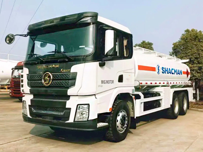 Shacman X3000 Oil Tank Trucks 6x4 336Hp EuroⅢ White Oil Delivery Truck