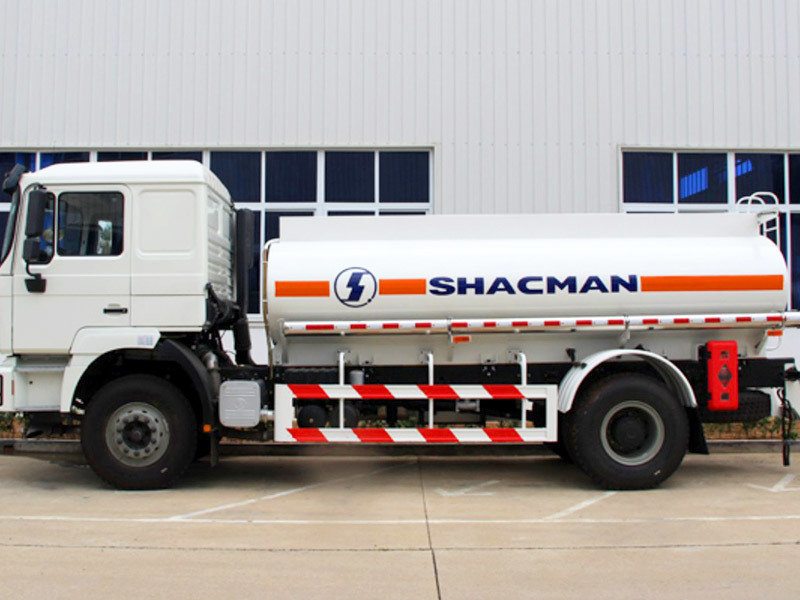 F2000 10m³ Oil Tank Trucks White Shacman 4x2 Euro II Petrol Tanker Truck 270Hp