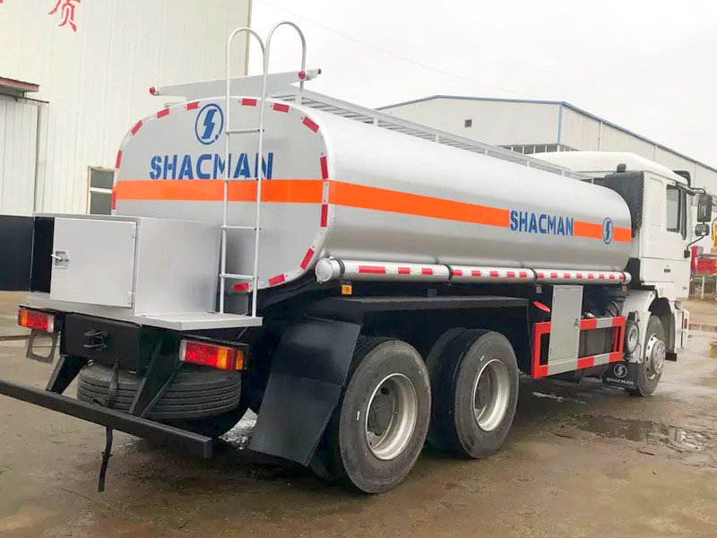 F2000 Oil Tank Trucks Shacman 6x4 18-20m³ Petrol Tanker Truck 290Hp Euro II White