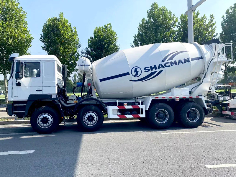 Factory Price 8*4 Shacman F3000 Concrete Mixer Truck with 14CBM Mixer Tanker Capacity for Sale