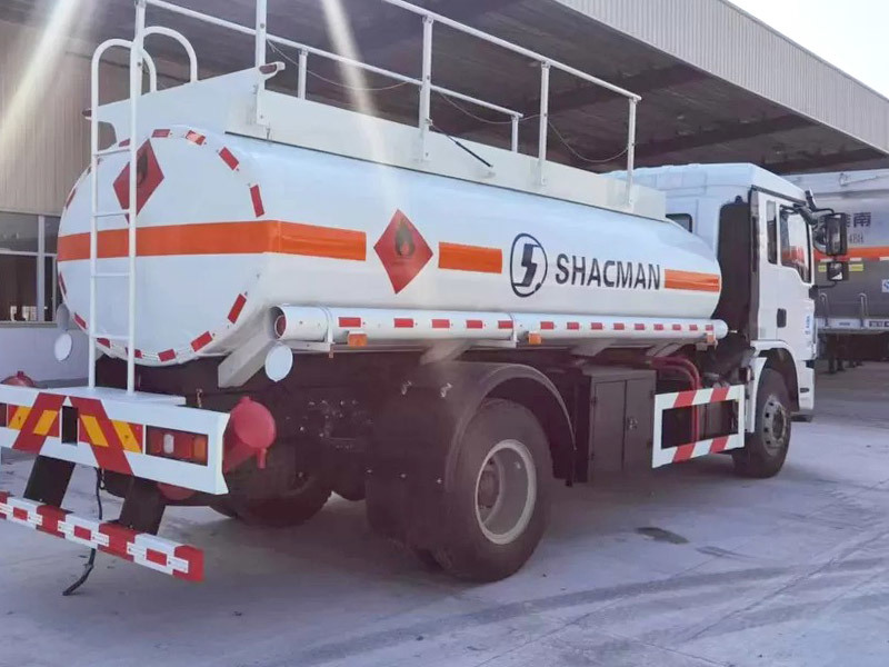Shacman L3000 Oil Tank Truck 4x2 210hp Euro II Fuel Tank Truck