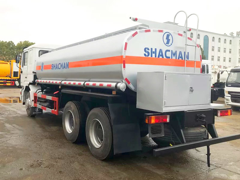 F2000 Oil Tank Trucks Shacman 6x4 18-20m³ Petrol Tanker Truck 290Hp Euro II White
