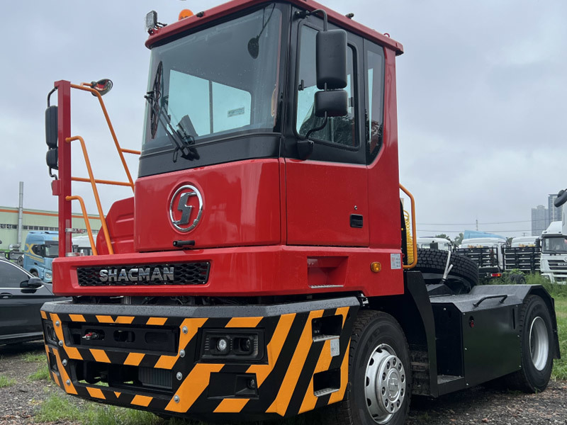 2024 High Quality Shacman Wharf Tractor 4*2 Terminal Harbour Tractor Truck