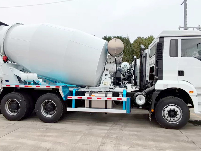 Nouveau camion de mélangeur concret de camion de ciment de condition de H3000 6x4 10m3 avec le tambour pour des industries de construction