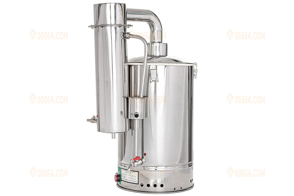 Stainless steel electrothermal distilled water device