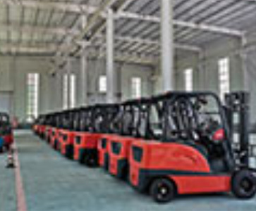 What should we pay attention to when using a 5-ton electric forklift in winter?
