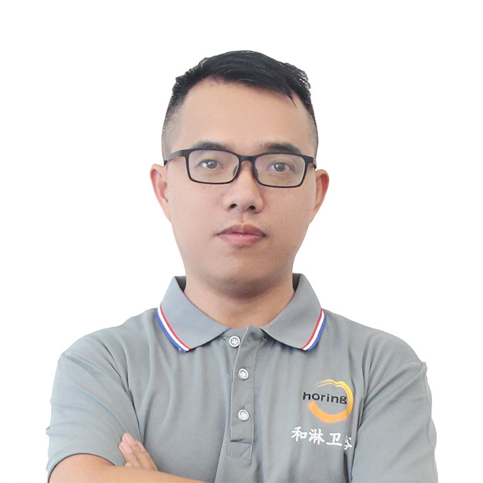 Bruce Zhou/周亮