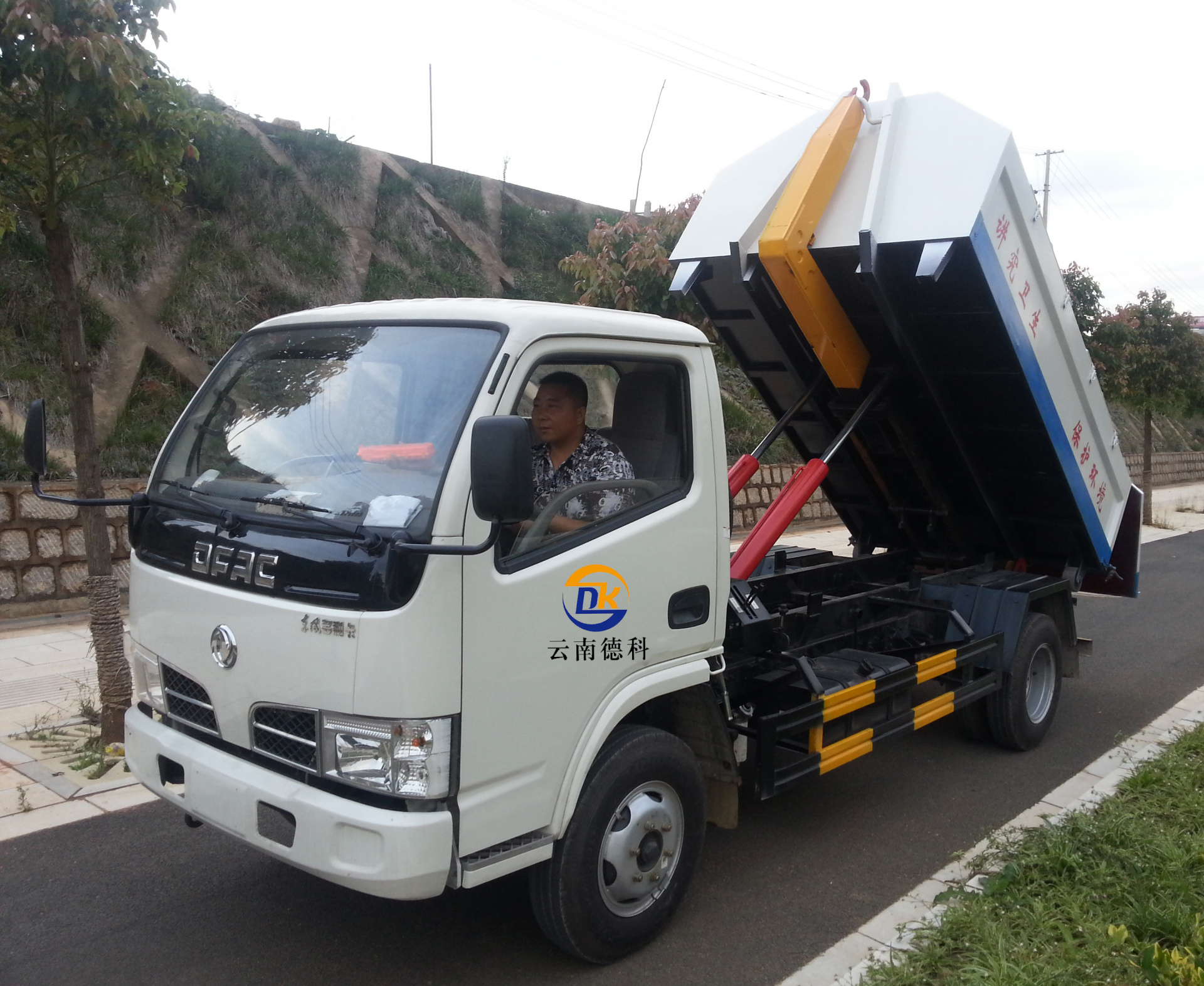 環(huán)衛(wèi)垃圾車爆胎的原因有哪些？