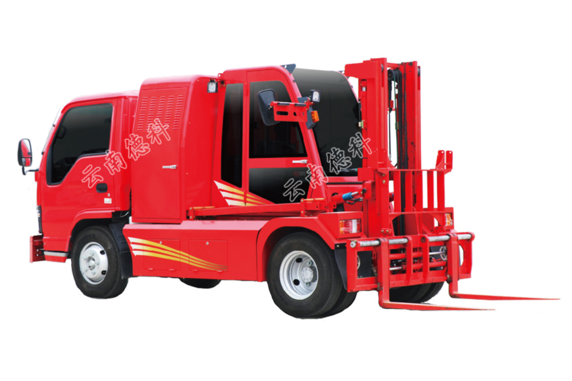 戰(zhàn)象五十鈴雙頭搶險(xiǎn)清障車
