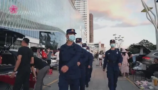 消防通道不能堵！