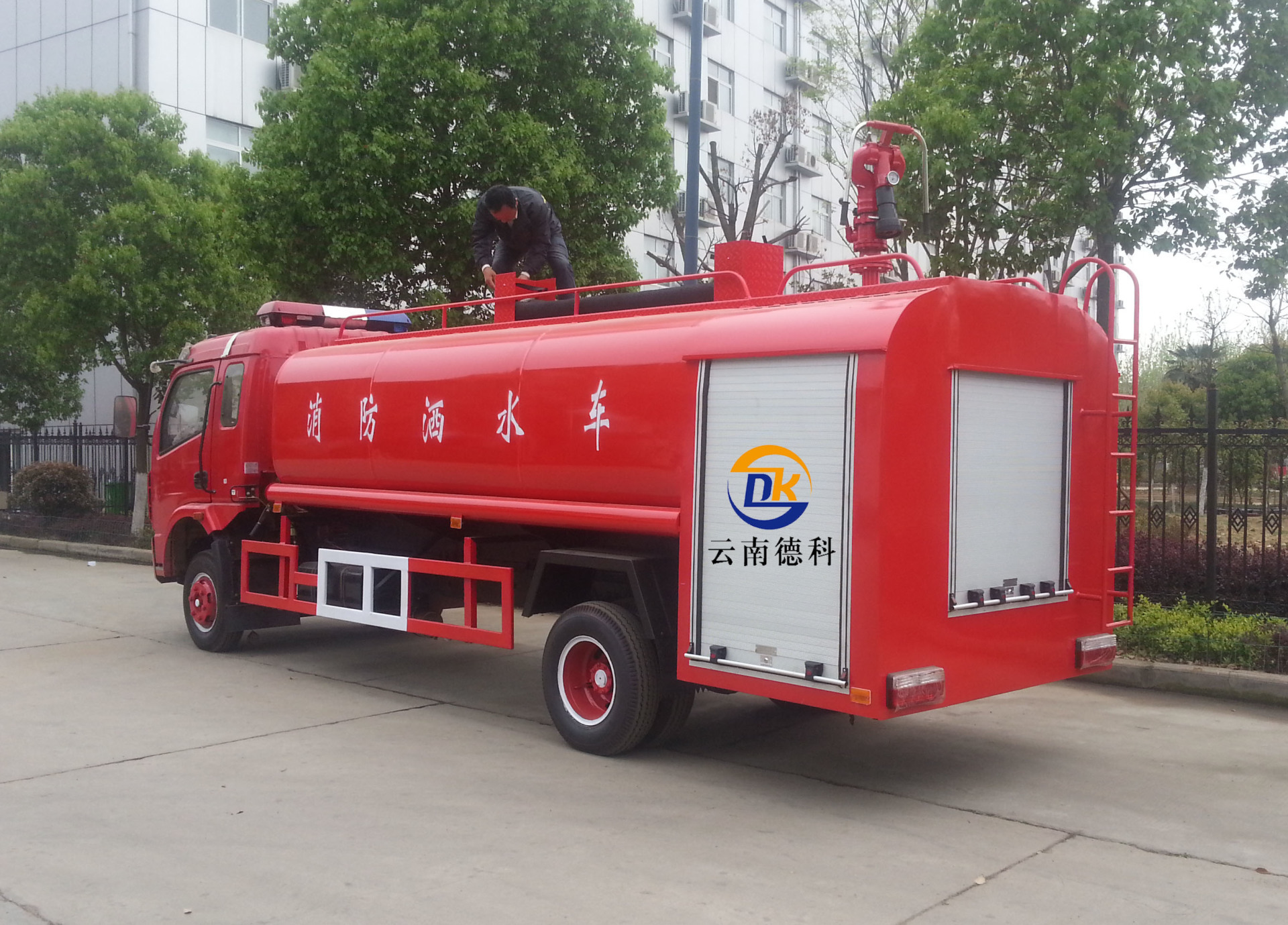灑水車水泵結(jié)構(gòu)及工作原理