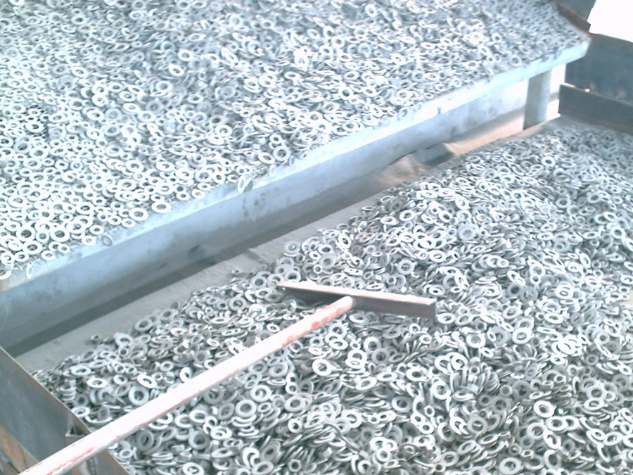 Multi-alloy co-infiltration processing gaskets