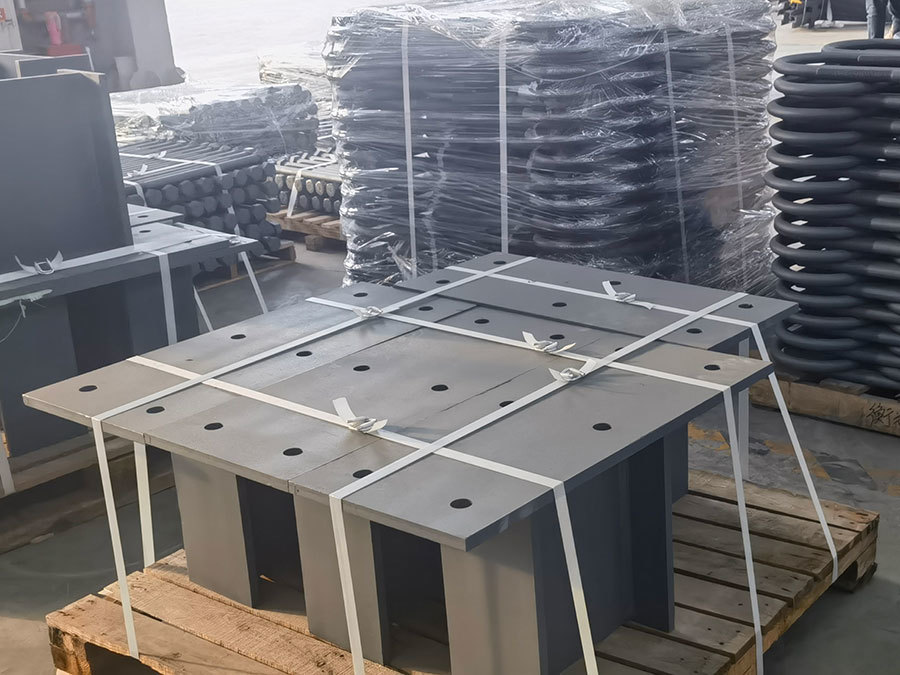 Hot galvanizing Embedded parts of railway bridge steel structure processed
