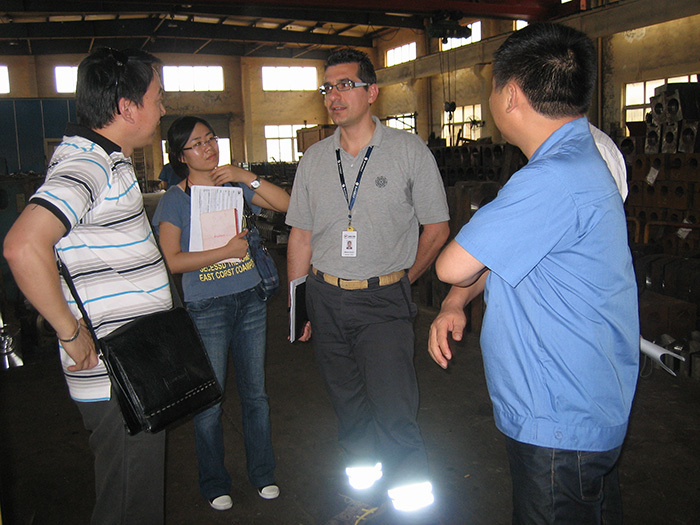 General Manager Accompanying Foreign Businessmen on Site Inspection