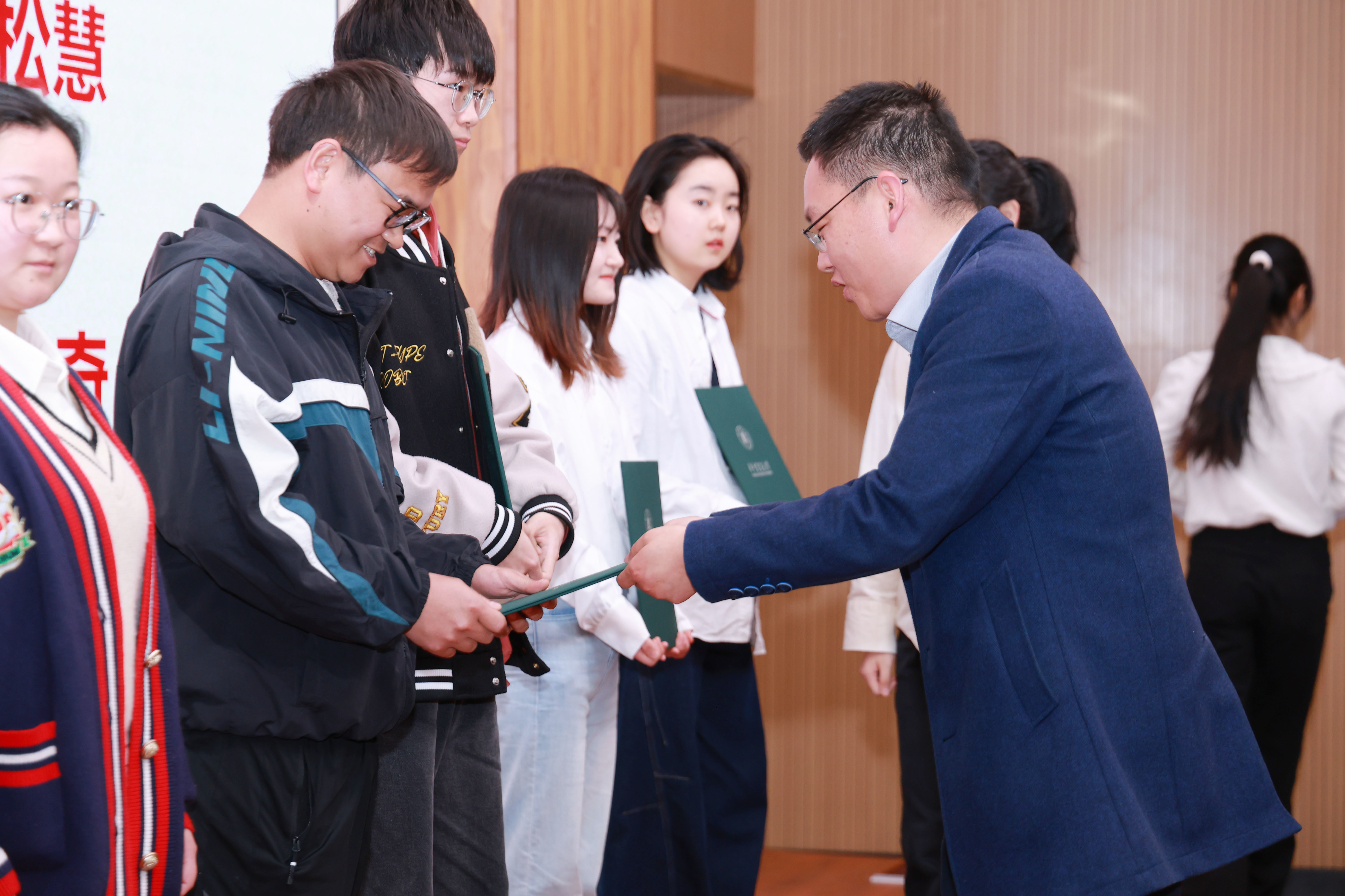 水之国天行健奖学金颁奖特?| 以科技守护水Q育青年创新未来