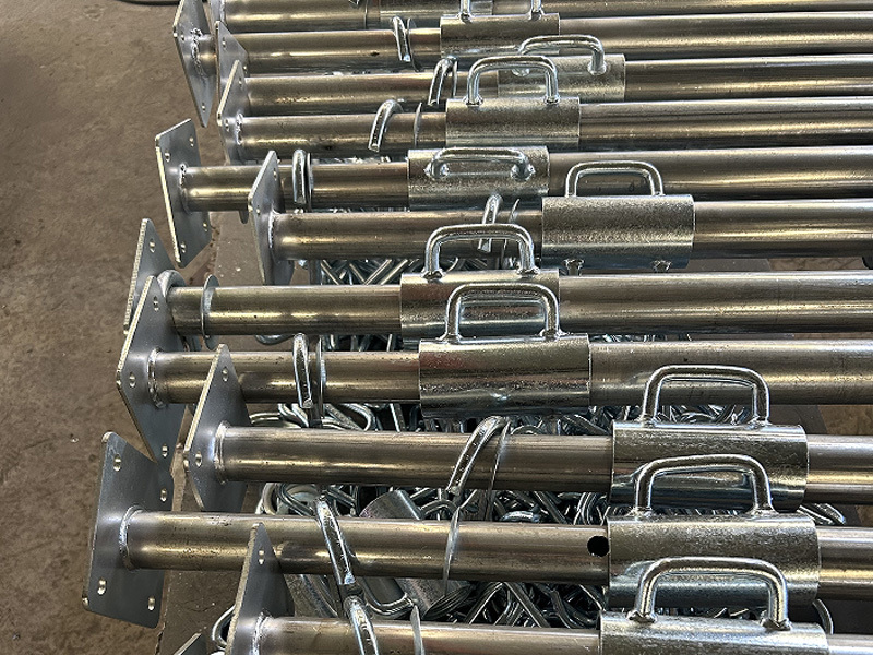 Steel strut