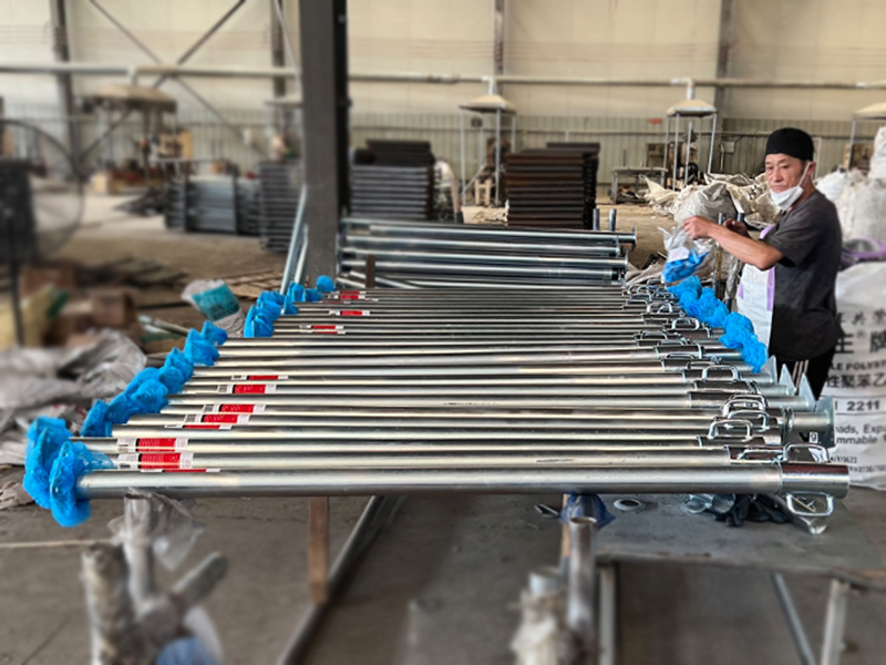Steel strut