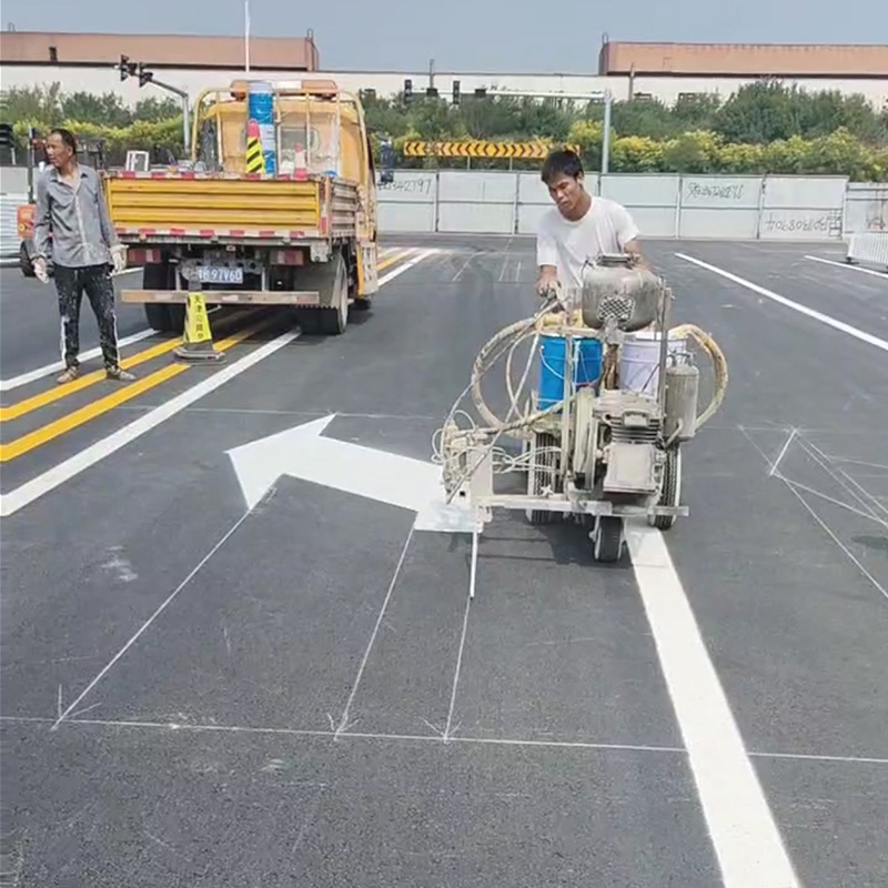 Road marking in Xiqing District, Tianjin