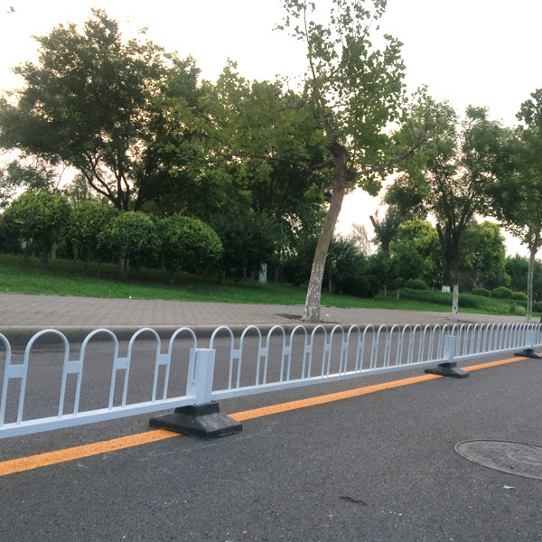 Isolation fence