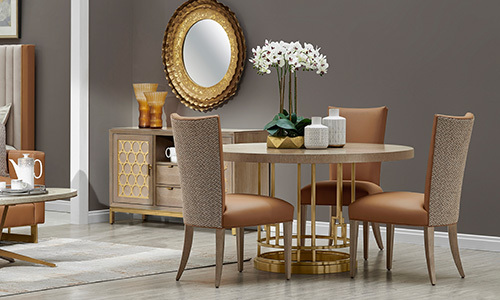 253 Light colored group restaurant