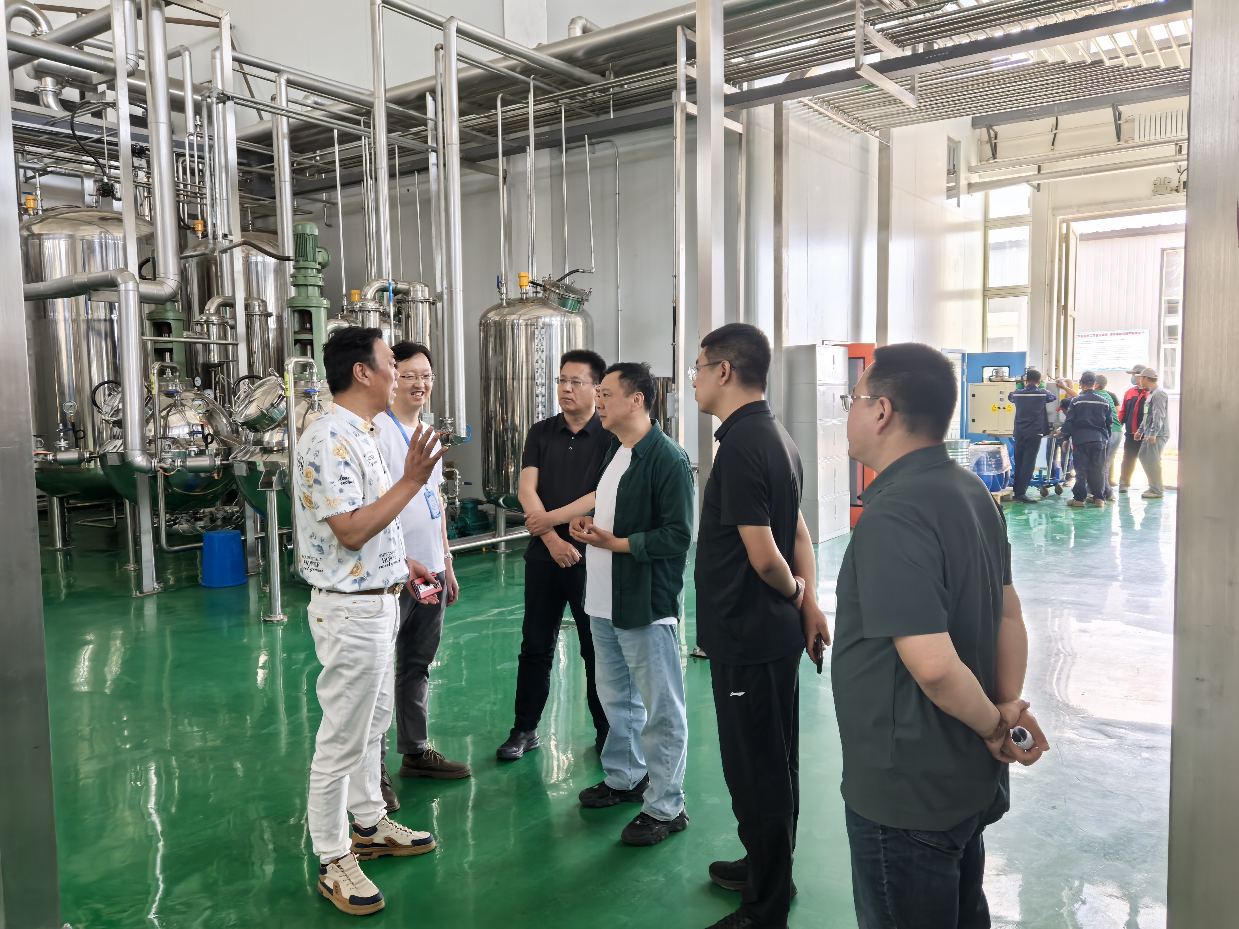 Heilongjiang Provincial Bureau of Commerce Leaders Inspect Golden Field Biotechnology, Jointly Exploring New Development Paths