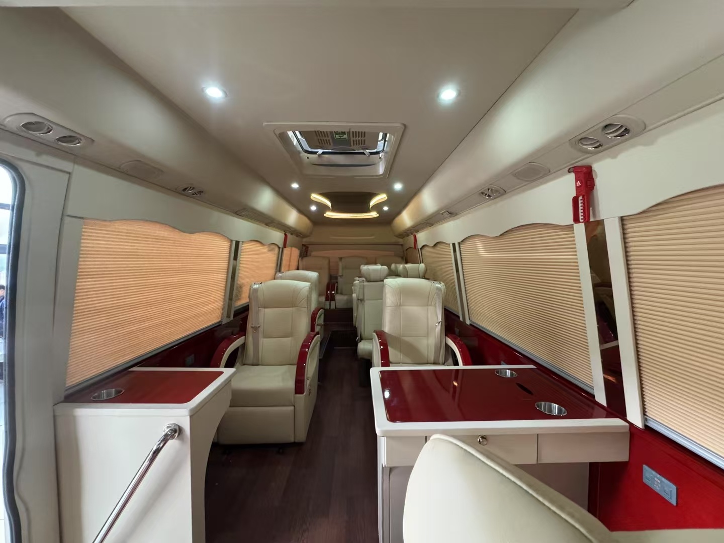 Discover the Benefits of Owning a 14-Seater Commercial Vehicle