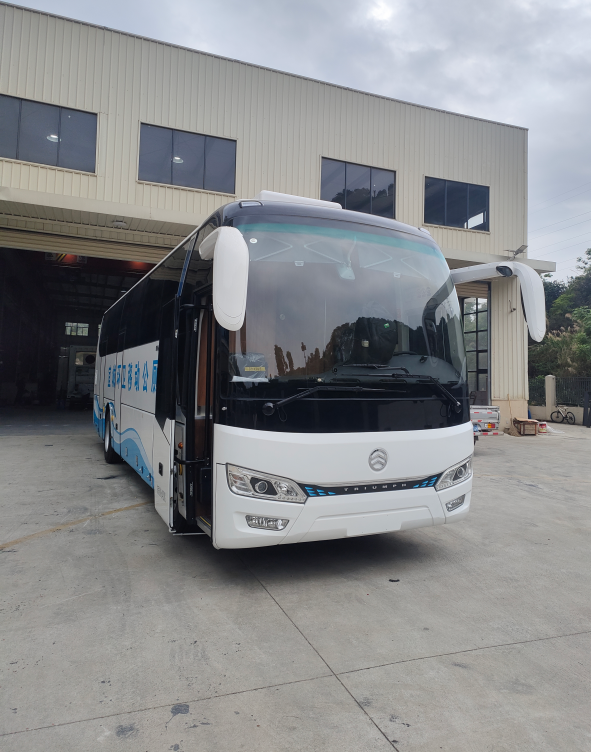 11-meter mobile toilet vehicle