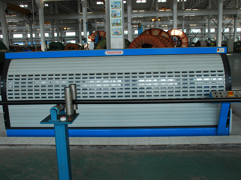 Cross linked three-layer coextrusion