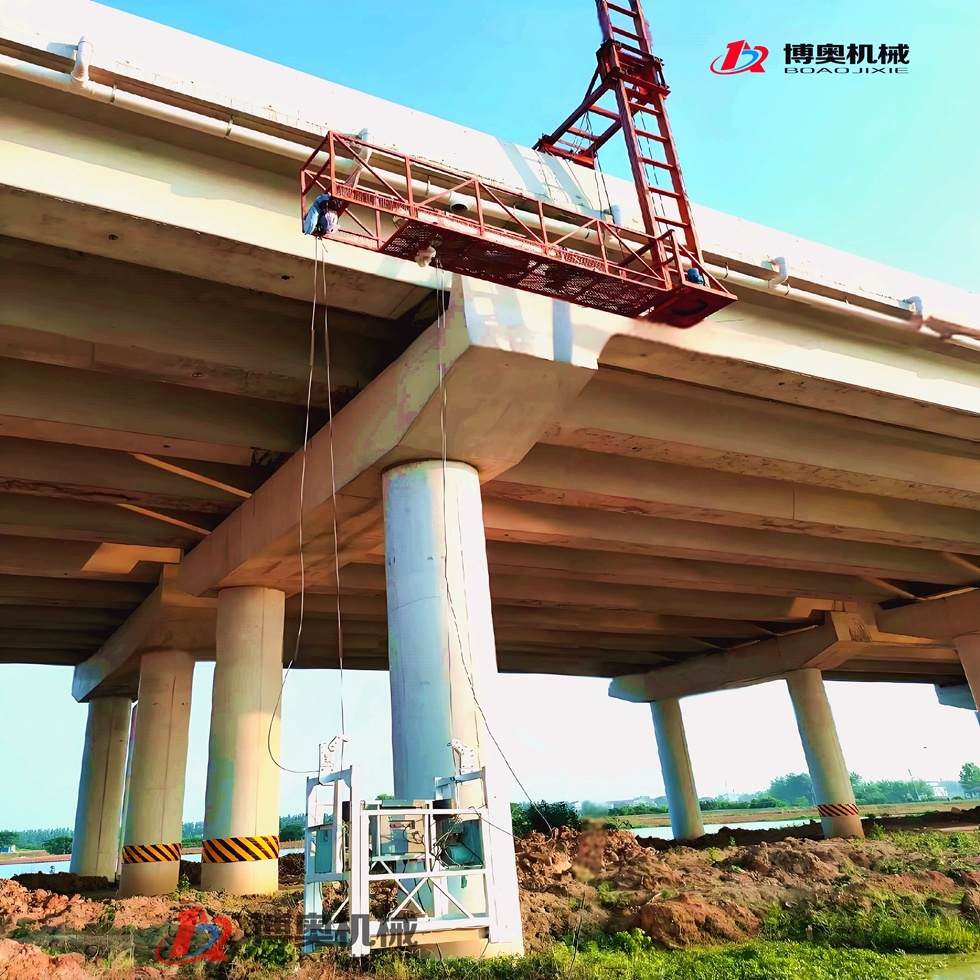高架橋排水管安裝施工車