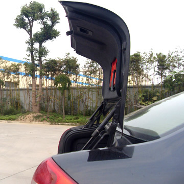 轎車(chē)后備箱氣彈簧