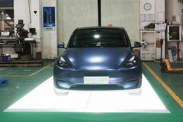 New energy vehicle luminous platform